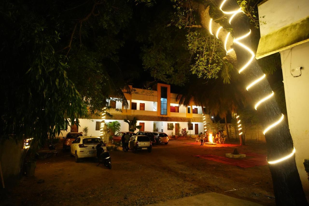 Dwaraka Residency Hotell Mahabalipuram Exteriör bild
