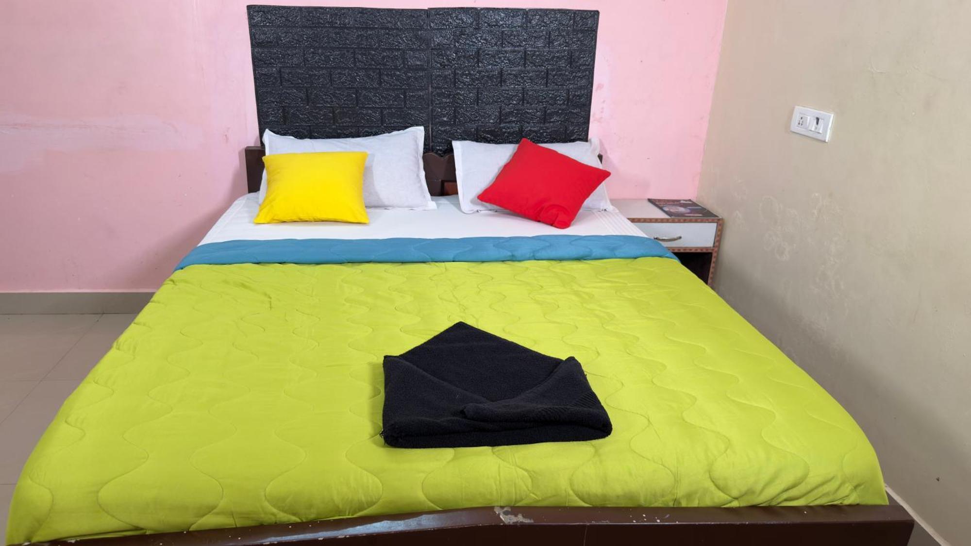Dwaraka Residency Hotell Mahabalipuram Exteriör bild